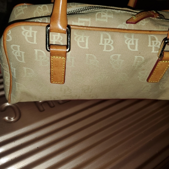 Dooney & Bourke - Picture 2 of 5